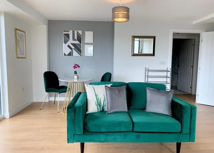 1 Bed Modern In A Converted Mill شقة