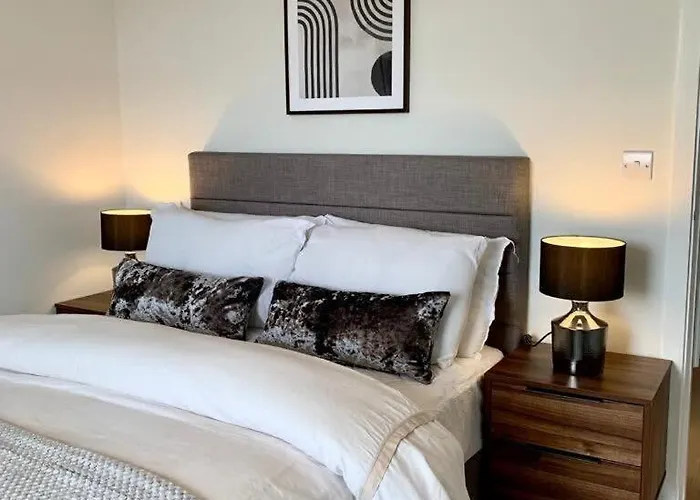 1 Bed Modern In A Converted Mill شقة