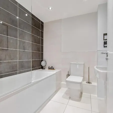 1 Bed Modern In A Converted Mill * ليدز