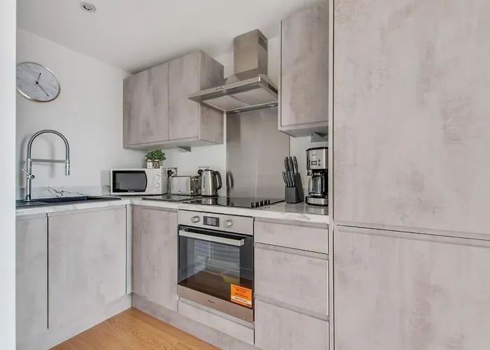 1 Bed Modern In A Converted Mill Апартаменти *