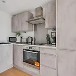 1 Bed Modern In A Converted Mill Apartamento *