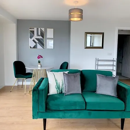 1 Bed Modern In A Converted Mill Appartement